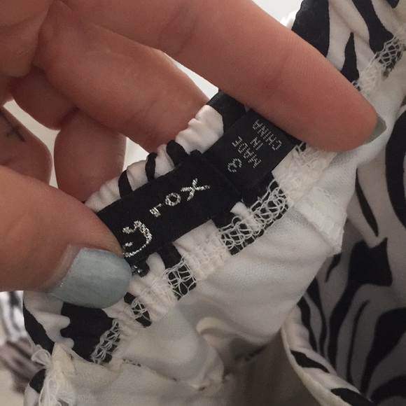 Dress - Picture 4 of 4